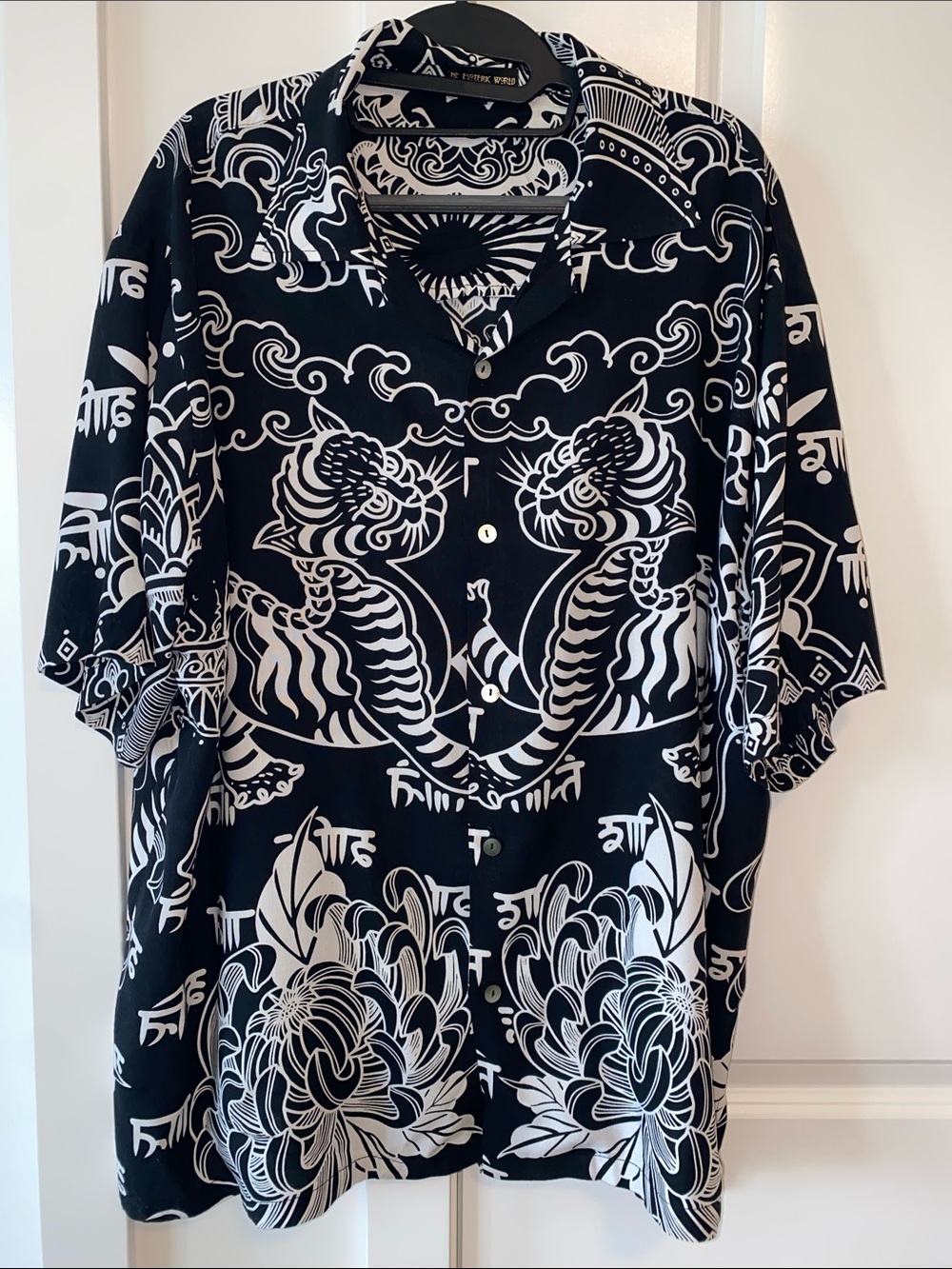 🖤🤍 Rare Bali Graphic Button-Up Shirt | Tropical Resort Statement Print